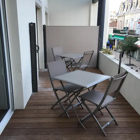 Hotel La Pergola D'arcachon 2*