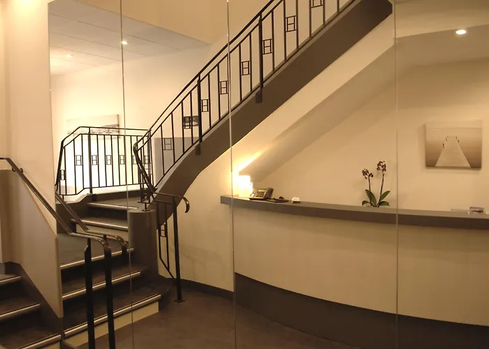 Hotel La Pergola D'arcachon 2*